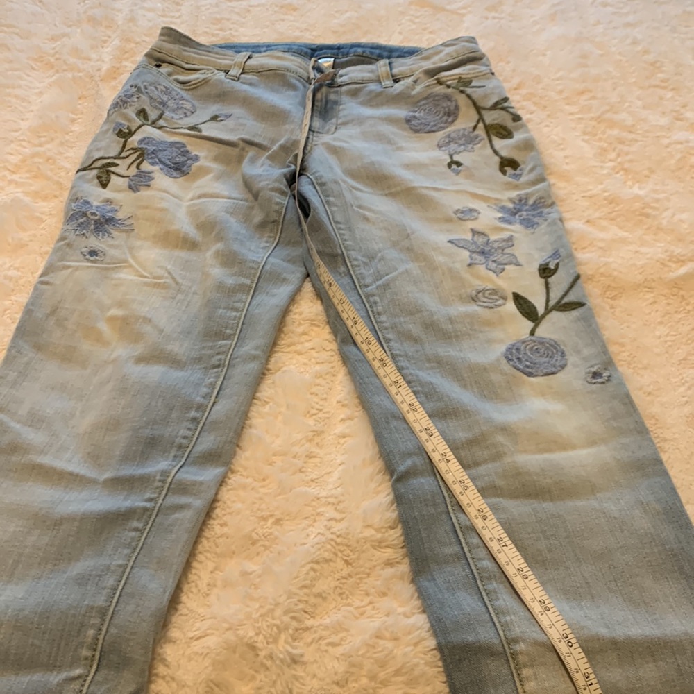 Floral patch jeans size 8 - Picture 5 of 6